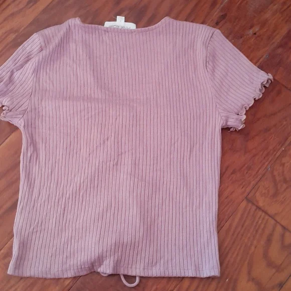 🎉Pink Rose Size small Ribbed Crop top w/ adjustable length, lettuce hem sleeve - Picture 4 of 4